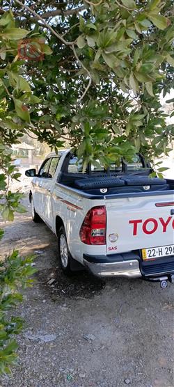 تويوتا هايلوكس